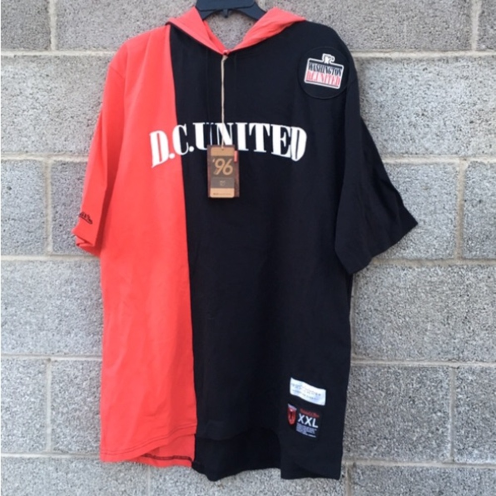 NWT DC United MLS Mitchell & Ness Short Sleeve Split Hoodie Men's Small Soccer